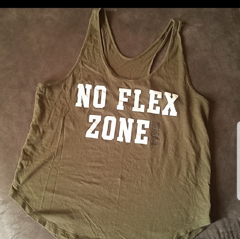 💜2 PINK brand tanks💜